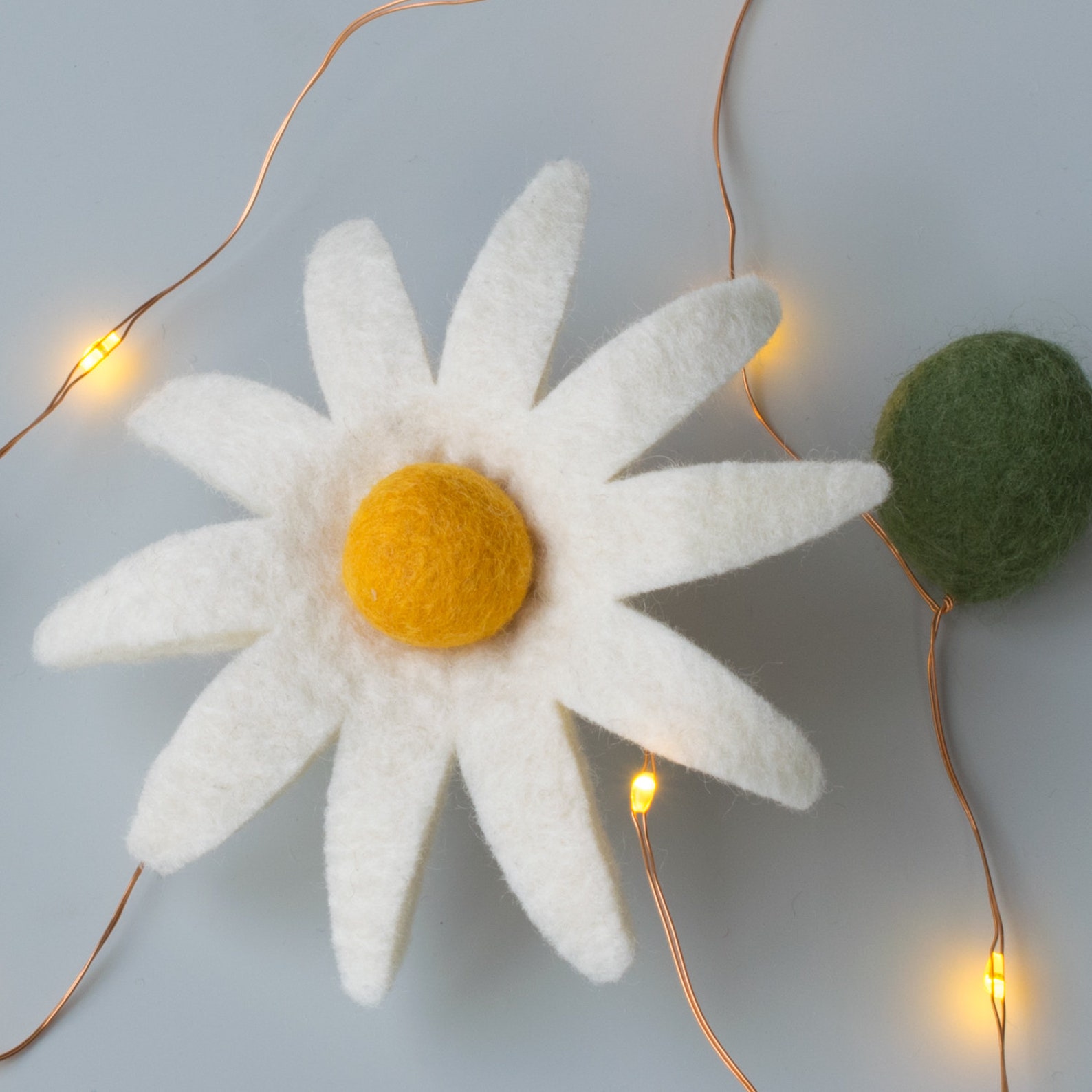 Felt daisy fairy lights garland. LED light table decoration. Etsy