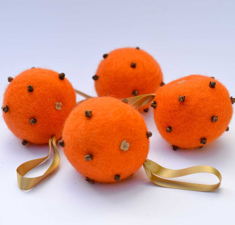 Felted clove studded orange pomander Christmas ornament Christmas tree decoration Orange scented wool felt Christmas ball bauble image 4