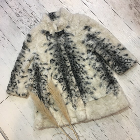 Vintage White Faux Fur Coat - Size M