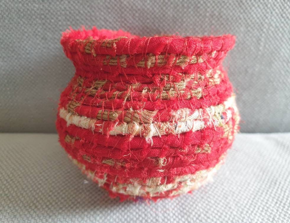 Panier Textile Bobo Ethno Chic. Tissus Indiens Récupérés. Cousu Main. Unique. Original. Pièce Unique