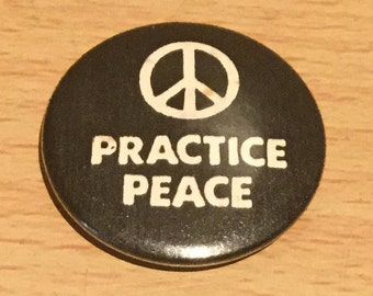 Vintage CND Anti Nuclear Badge