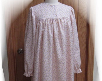 Ladies Size 10 - Flannel Nightgown in White Daisies on Pink - 100% Cotton Flannel