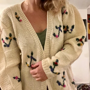 Vintage vest embroidered flowers