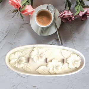 Floral Hibiscus Soy Wax Candle: Luxury Gypsum Bowl Candle