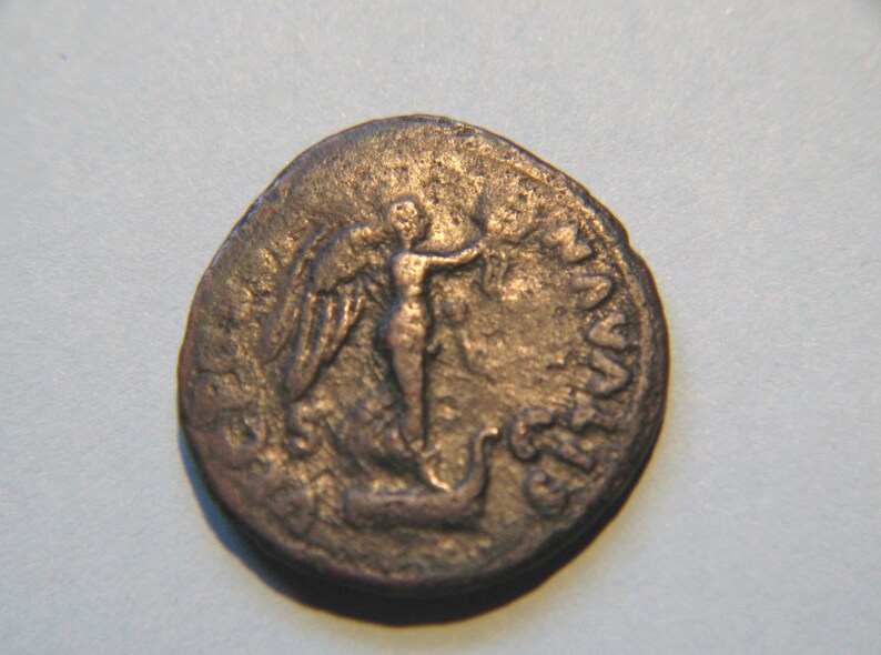 Vespasianus,69-79 AD Imp Caeser Victoria Navalis SC Vespasian Victory Standing