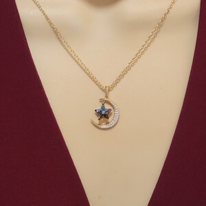18K Gold Plated Crescent Moon & Movable Shiny Crystal Star Pendant and Chain. Necklace. Oro Laminado.