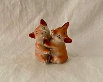 Vintage, Hugging Piglets Pigs, Salt & Pepper Shakers Set, Japón, Porcelana