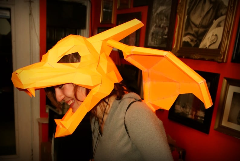 Charizard Pappersmask & Vingar bild 4