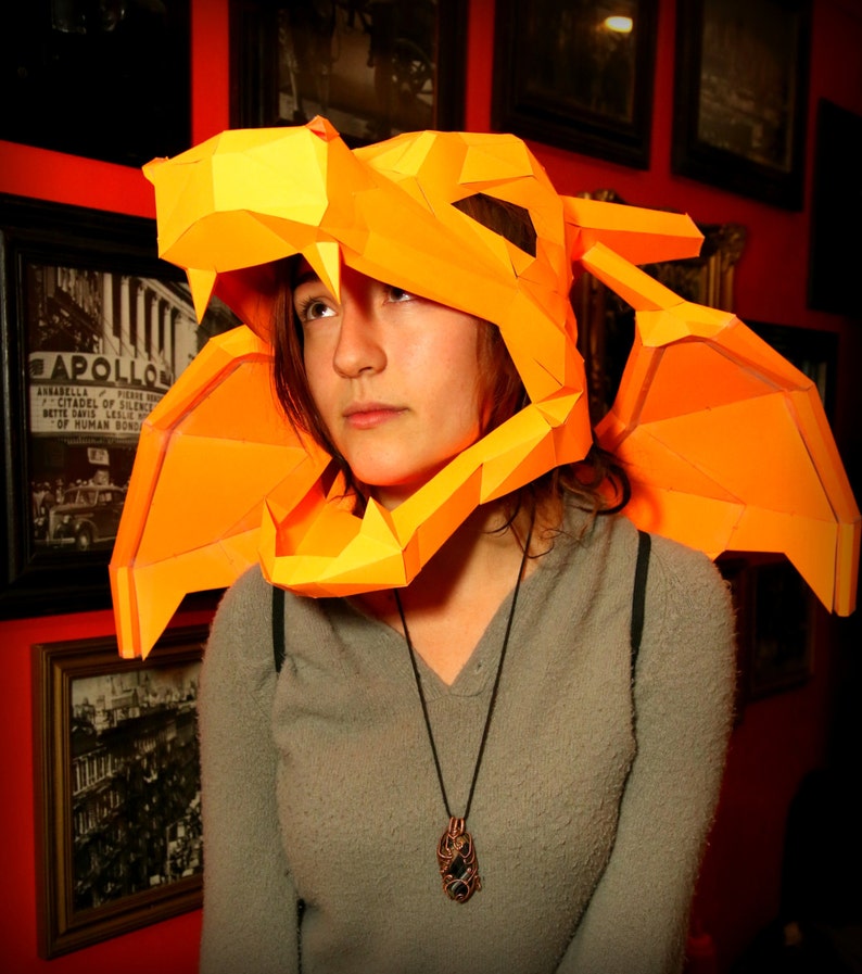 Charizard Pappersmask & Vingar bild 1