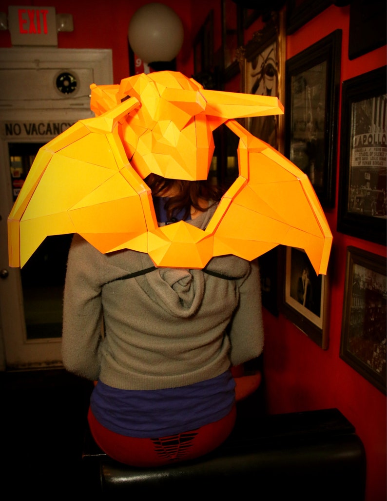 Charizard Pappersmask & Vingar bild 5