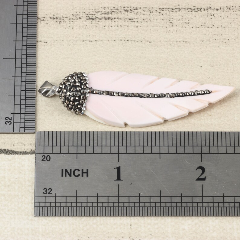 Charm 12pcs Feather Pendant Pave Rhinestone White Shell Necklace Charm Shell Jewelry Making DIY Beach Necklace Gift For Women Yoga Necklace
