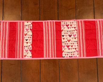 Valentine’s Day Table Runner | Valentine Table Runner | Hearts Table Runner