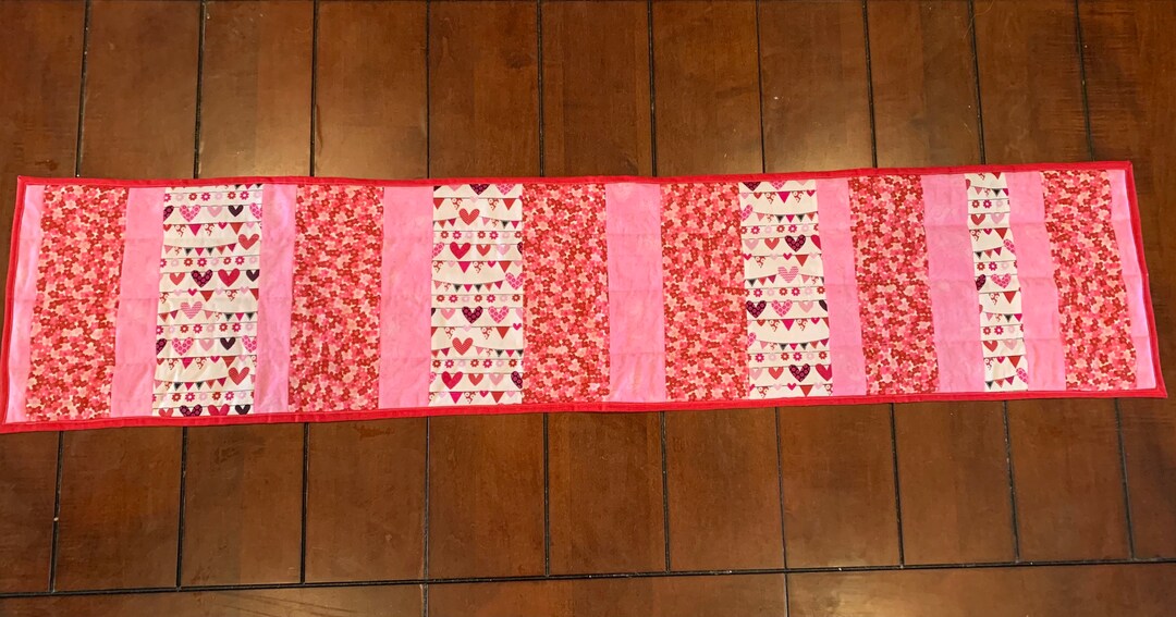 Valentines Day Table Runner Valentine Table Runner Hearts and Flowers ...
