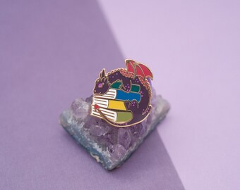 Buch Drache Emaille Pin