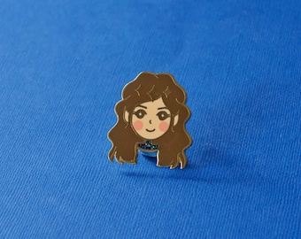 Fluchbrecher | Bookish Babe Emaille Pin