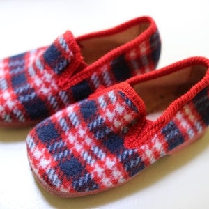 new slipper vintage, blue red and white Scottish , made in France, old slipper, vintage slipper