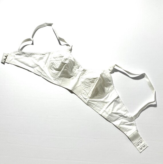 Vintage 60s White Cotton Bullet Bra