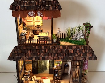 Simon j. miniature roombox entertainment house