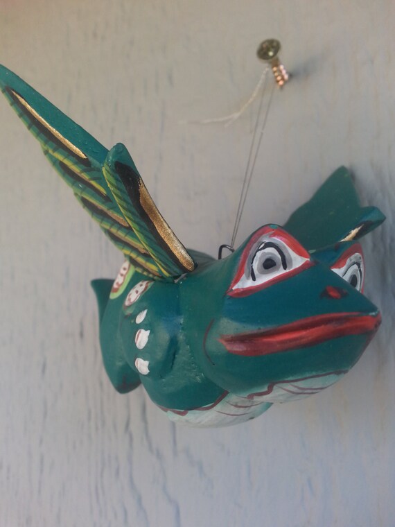 Wood Frog_ Flying Frog Ornament_ Spirit Animal_ Reptile Statue_ Home Decor_ Tree Ornament_ Plant Room_ Handmade_ Wood_ Green Frog