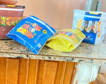 Dollhouse Miniature Potato Chips Set, 1:12 Mini Food, Chip Variety Bag, Dollhouse Kitchen, Miniature Snack Food, Realistic Miniature Replica