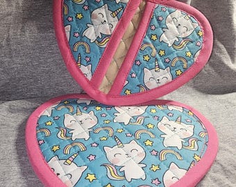 1 Pair Heart Shaped Potholders Various Prints. PASTEL UNICORN
