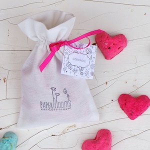 10 bombe di semi a forma di cuore in fiore in un sacchetto di cotone, 70 colori tra cui scegliere - idea regalo sostenibile, bomboniera per matrimonio