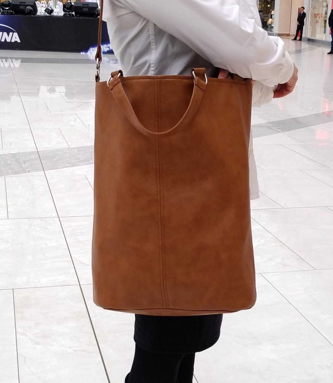 Glenda Large Capacity Tote Vegan Leather Bag Versatile Design For Commuting Travel Handbag