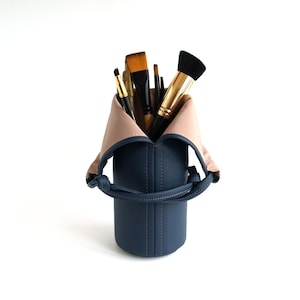 Estuche para brochas de maquillaje de cuero vegano azul marino: organizador de viaje