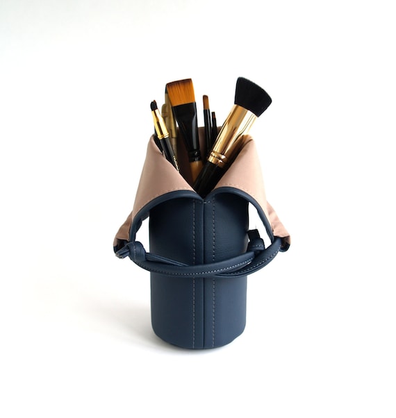 MAKEUP BRUSH HOLDER for TRAVEL AND STORAGE