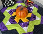Quilted Fall Hallo Harvest Halloween Table Topper, Hexagon Fall Table Topper, Halloween Table Décor