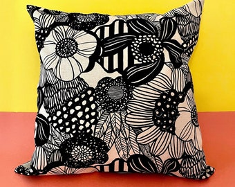 Modern Nordic flower Pillow cover,Cotton Linen Canvas Pillow,  Black and White Floral pillow, Accent pillow, Throw Pillow, Cushion covers