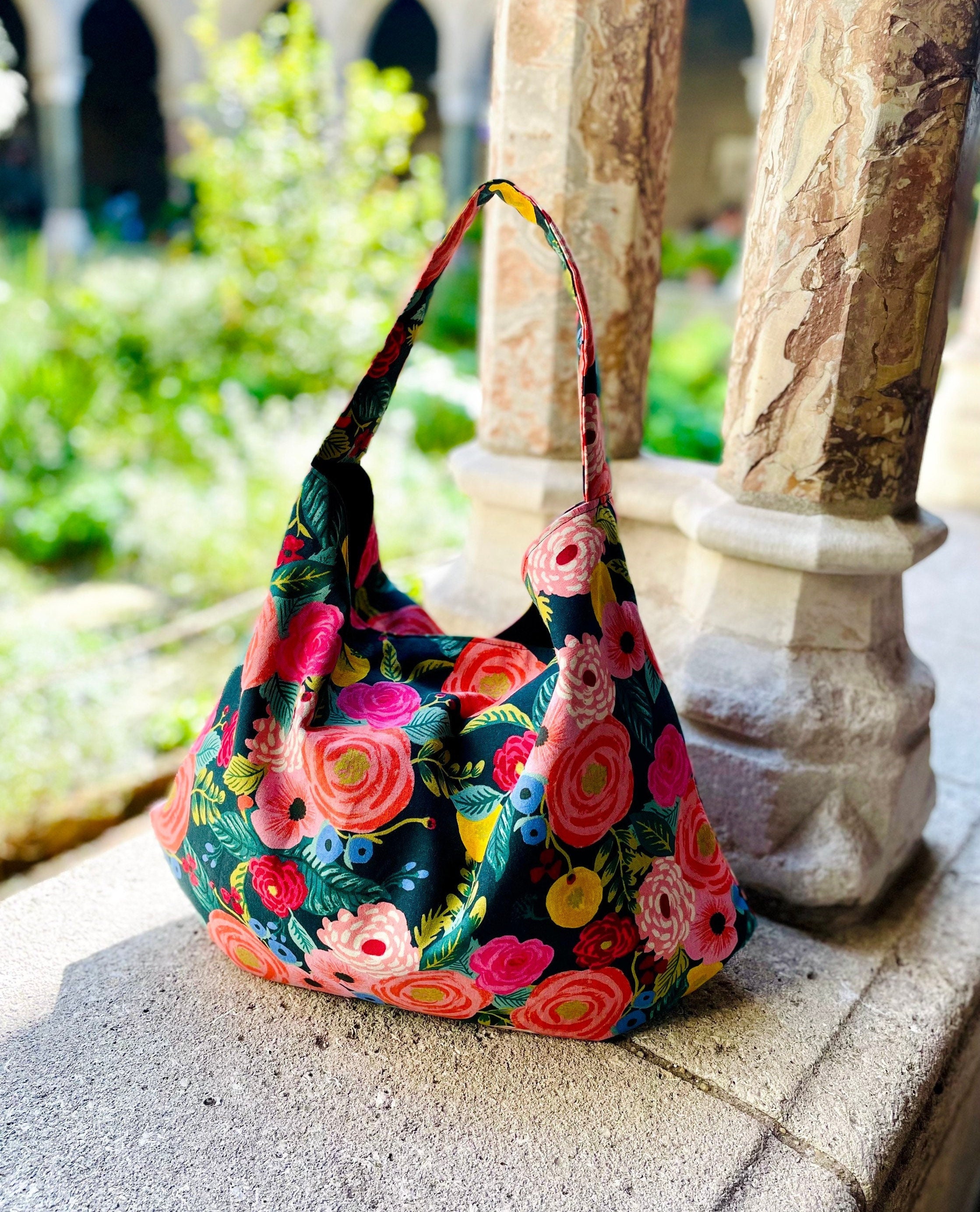 English Garden, Juliet Rose, Canvas shoulder bag, Flowers large purse, floral slouchy bag, Cotton + Steel, Rifle Paper Co. Flower hobo bag English Garden, Juliet Rose, Canvas shoulder bag, Flowers large purse, floral slouchy bag, Cotton + Steel, Rifle Paper Co. Flower hobo bag