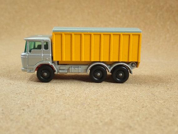matchbox no 47 tipper container truck