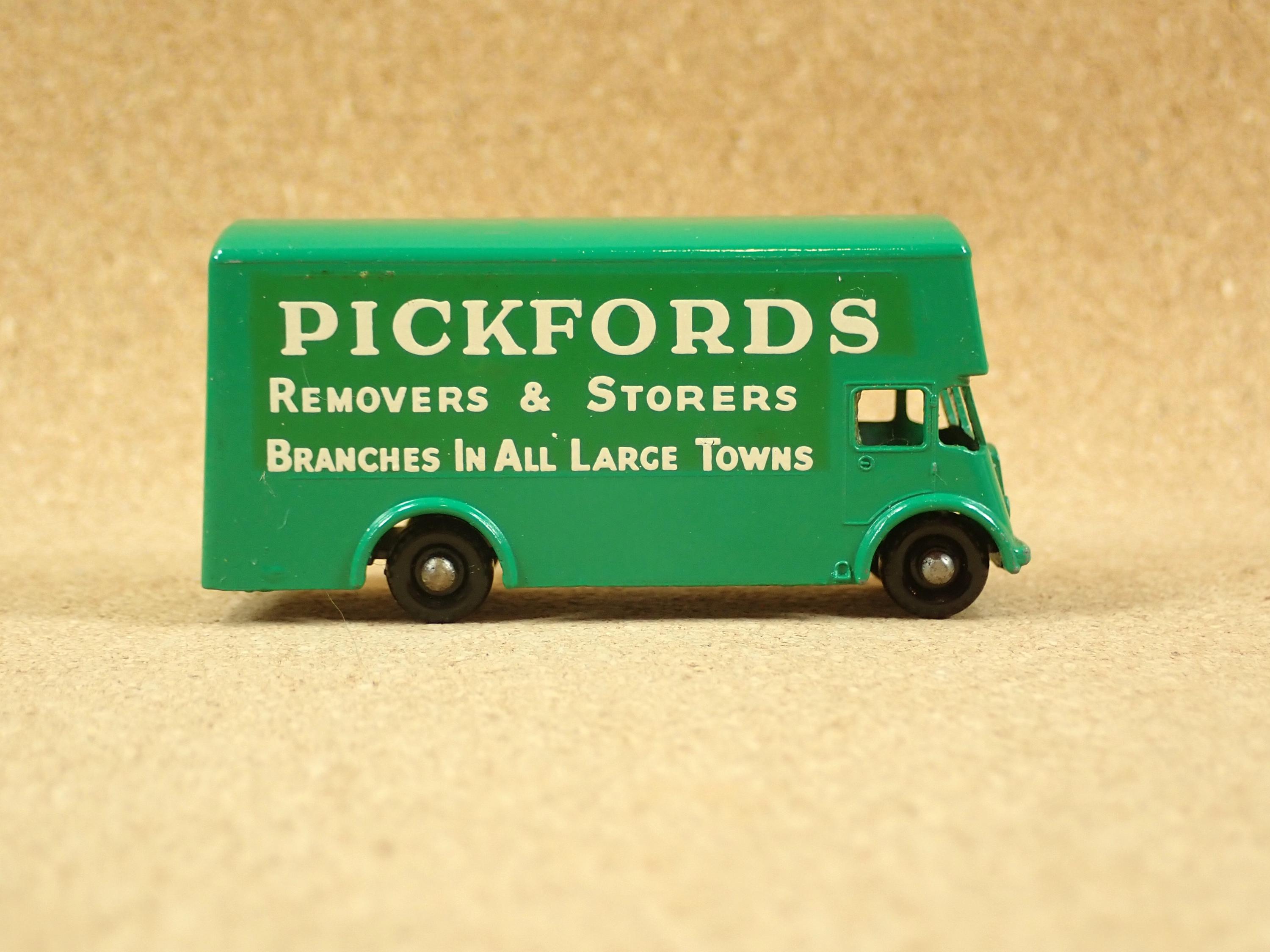 ミニカー MATCHBOX No.46 Pick Fords Removal Van Matchbox 46b, Pickford removal Van - Free Price Guide & Review