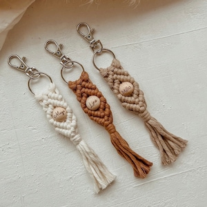 Llavero de macramé personalizado