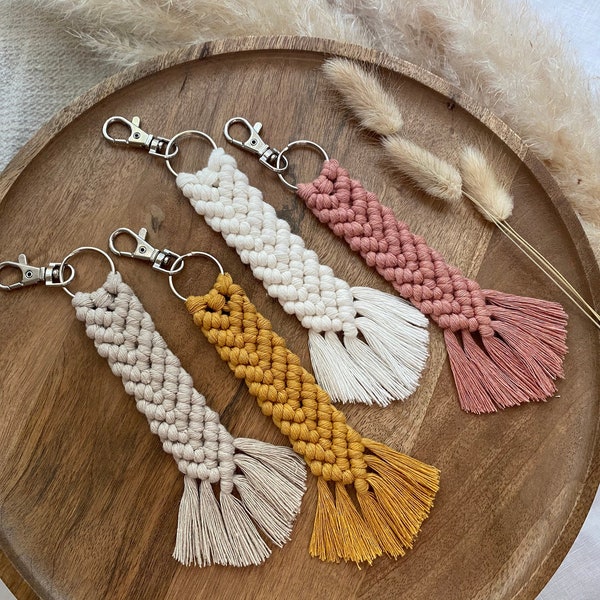 Macrame keychain