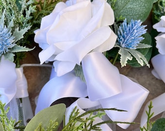 Wedding pew decoration, pew, winter wedding decoration, church decoration, pew flowers.