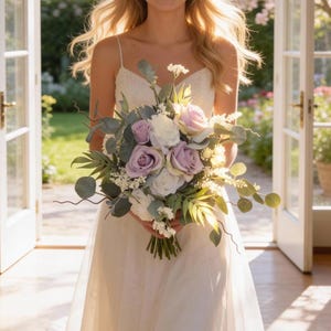 Lavendel Rosen-Hochzeitsstrauß, Garten-Brautstrauß, Lavendel und Eukalyptus-Rosen-Brautstrauß, romantischer Frühlings-Brautstrauß, Faux.