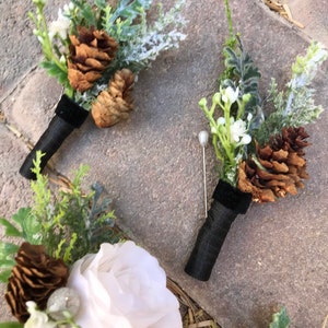 Wedding boutonniere, winter boutonniere , ivory boutonniere, groomsmen flowers, groom boutonniere, pinecone boutonniere.
