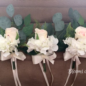 Pew decoration, pew, wedding decoration, church decoration.