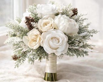 Weiße Braut Hochzeitsstrauß, Brautstrauß, Brautjungfer Strauß, rustikale Hochzeitsblumen, Tannenzapfen Strauß, Winterstrauß.