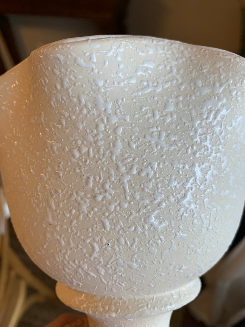 Retro White Stucco Compote Vase, Spatter Pottery Pedestal Vase With Ruffled Rim image 4