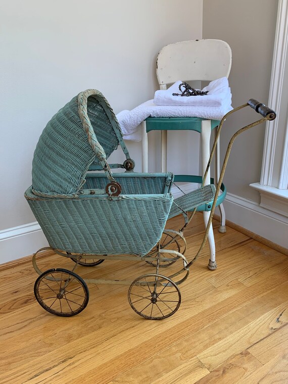 lloyd loom baby carriage