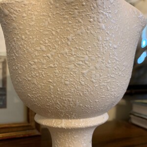 Retro White Stucco Compote Vase, Spatter Pottery Pedestal Vase With Ruffled Rim image 6