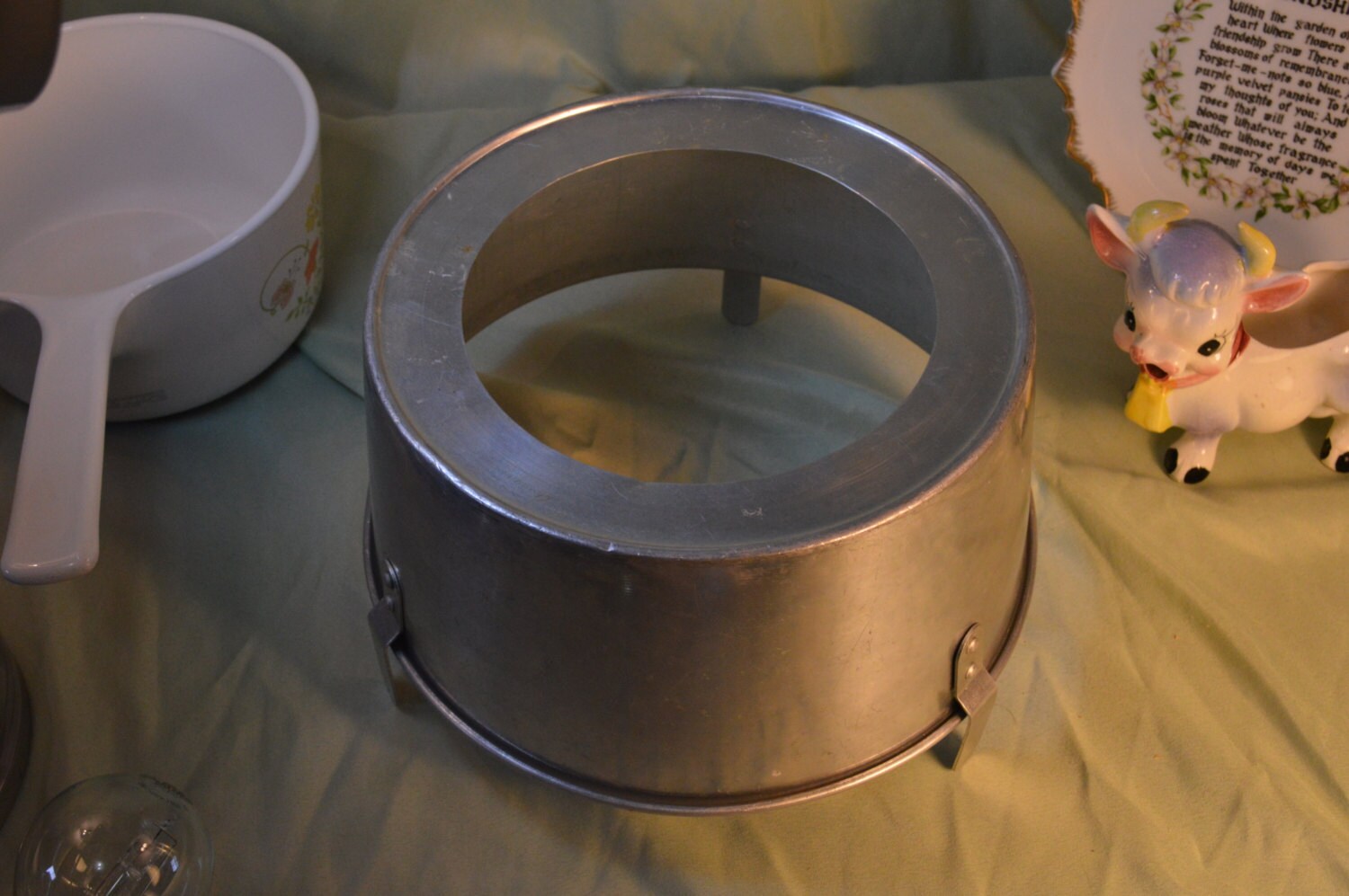 Mirro Aluminum Round Bundt Cake Pan Retro Vintage Kitchen