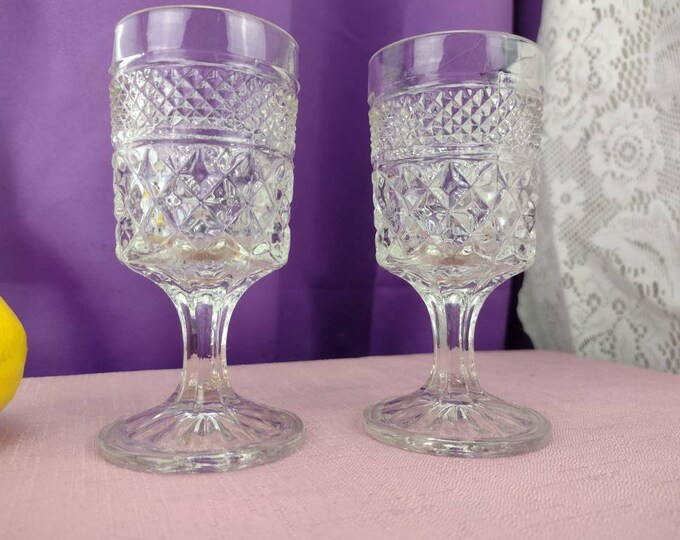 Anchor Hocking Wexford Claret Cordials Set Of 2 ~ 4 1/2 Inch Tall Footed Glasses Formal Dining Entertaining Mad Men Cordial Stemware Barware