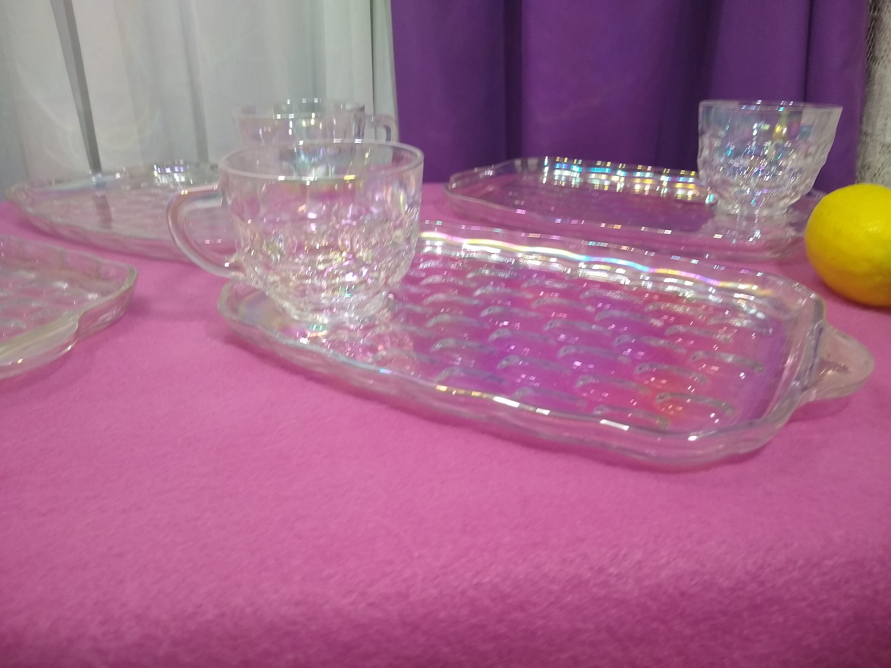 Vintage Federal Yorktown Jubilee Colonial Carnival Iridescent Bubble