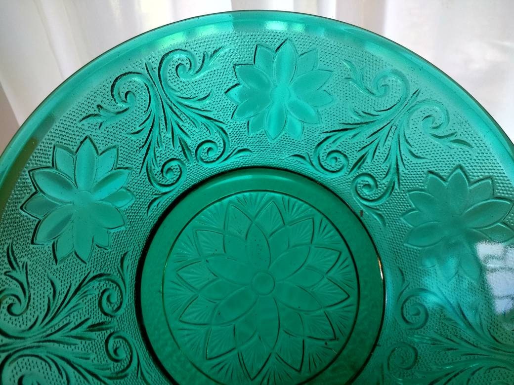 Indiana Glass Tiara Spruce Dark Green Vegetable Serving Bowl Flower and
