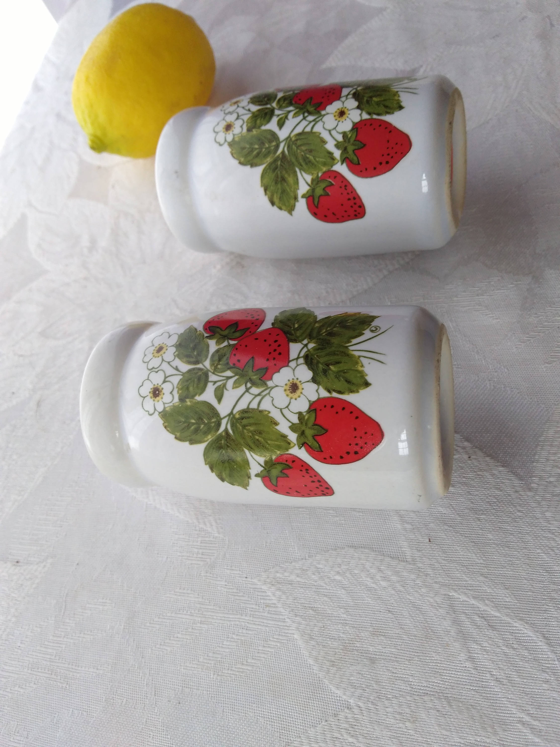 Vintage Ceramic Strawberry Salt And Pepper Shaker Set Strawberry Plant