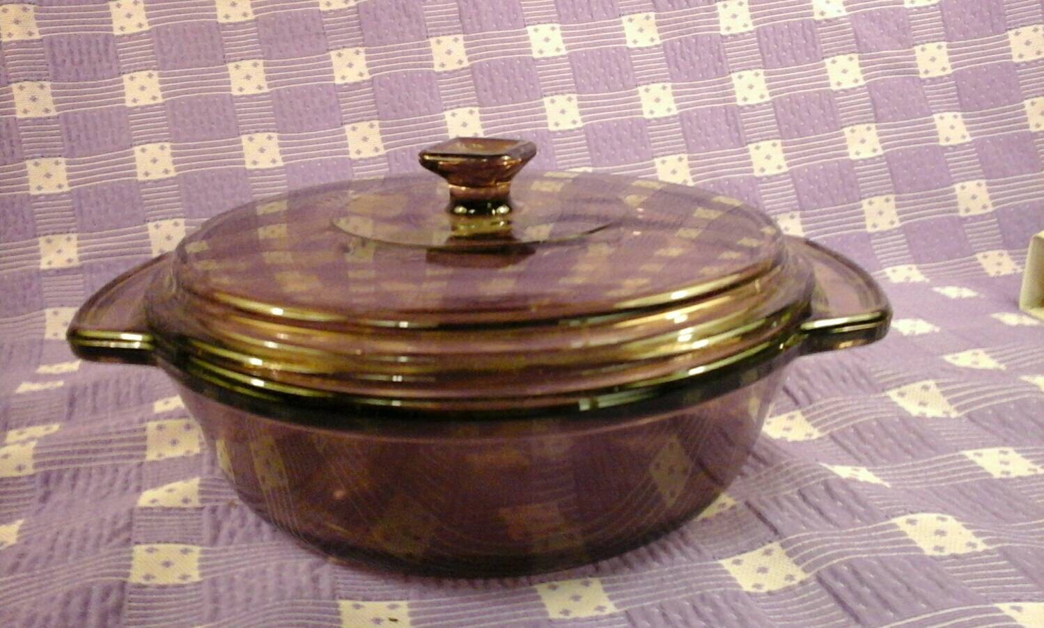 Anchor Hocking 1.5 Liter Smoke Brown Round Casserole Dish with lid
